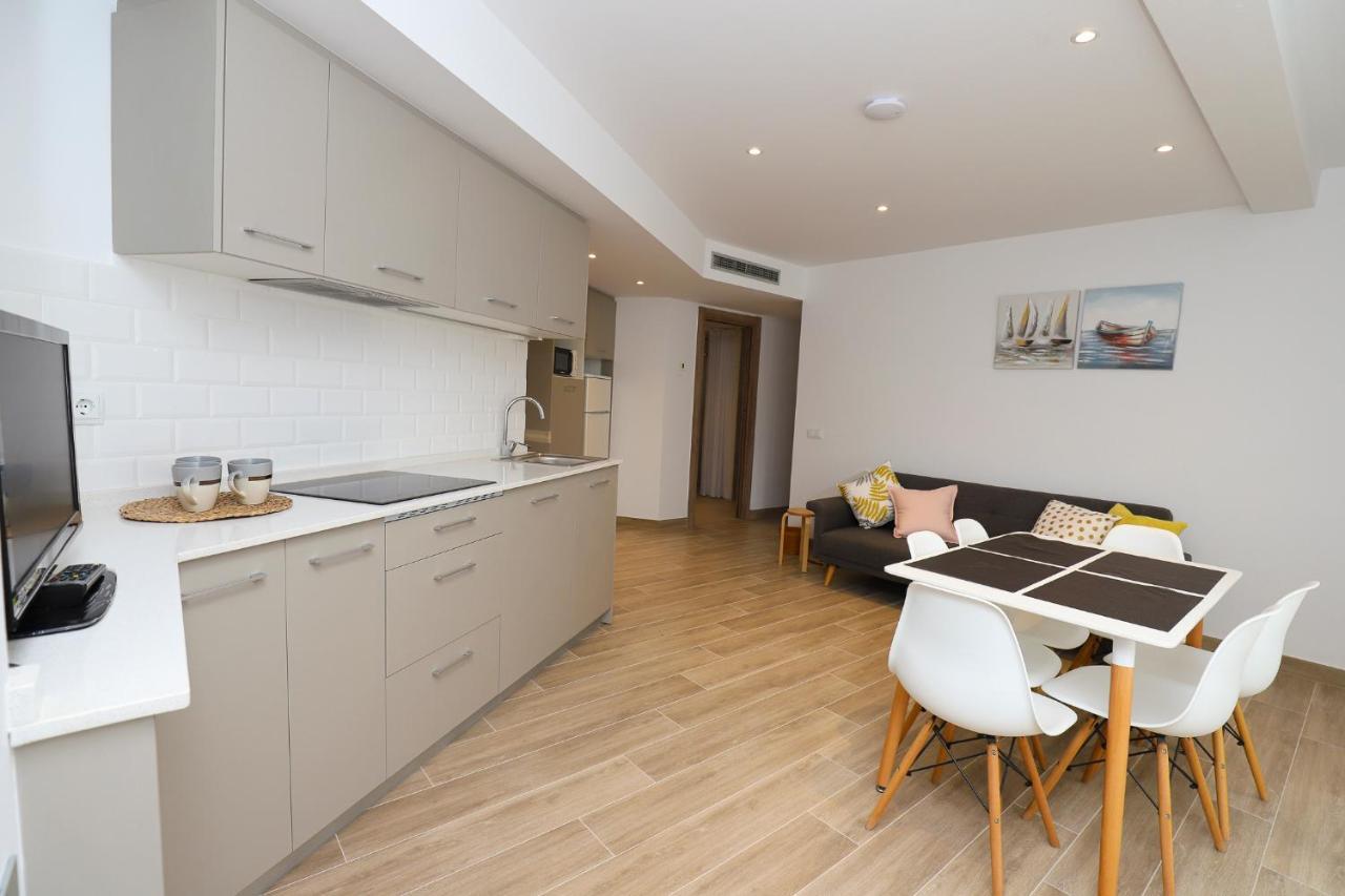 Apartaments Agneta- Timo กัมบริลส์ ภายนอก รูปภาพ
