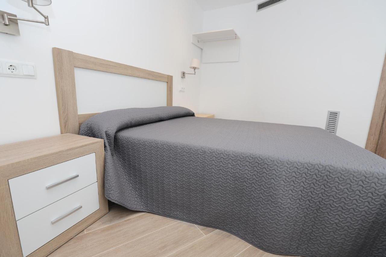 Apartaments Agneta- Timo กัมบริลส์ ภายนอก รูปภาพ